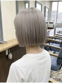 ホワイトシルバー/ホワイトカラー/ハイトーンボブ