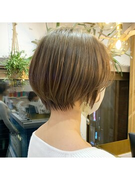 シー バイ ロンド 新宿(Sea by Lond) 大人かわいい小顔ひし形オリーブアッシュ 20代