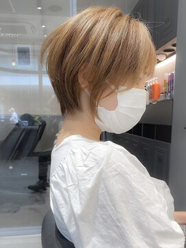 ロンドジェネルーズ 柏(Lond generous) 【斉藤 航人】 白髪ぼかしベージュのショートヘア【白髪染め可】