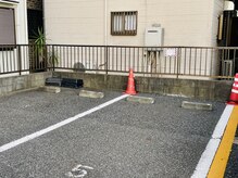 バーバーチバ(BARBER CHIBA)の雰囲気（店舗横のコインパーキング内の5番が無料で使用できます！）