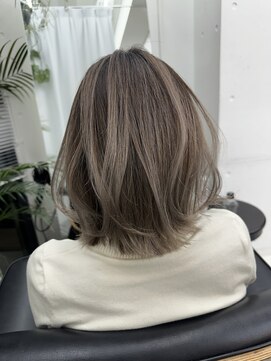 ルーヴェ(LOWE) AYANO ボブ×ハイライト×ホワイトベージュ