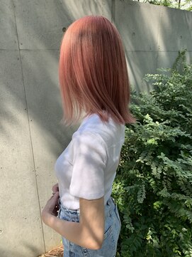 ユーフォリア 青山(Euphoria) ショートボブ コーラルピンク 切りっぱなしボブ 垢抜けヘア