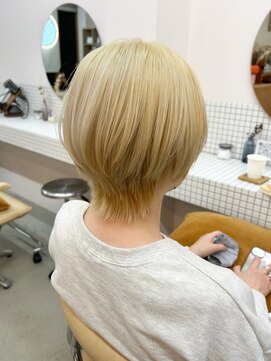 エルム 府中(yelm) ブリーチ2回からできる抜きっぱなしブロンドショートウルフ