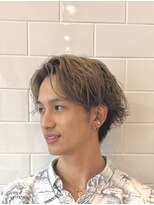 フォークロア(Folklore) 色気と爽やかさを両立したセンターパート