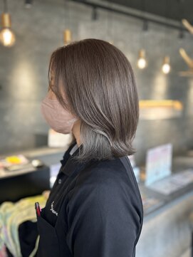 ビーストバイブランカ 刈谷三河安城(BEEst by BLANCA) ツヤ感グレージュ×イヤリングカラー