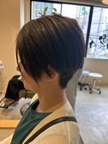 ニジチャウ(Nijichaw)&nbsp;耳かけ×きちんと感ショート