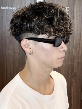 グルーマーズクレッジ 渋谷店(GROOMER/S CREDGE) men's/メンズ/ツイスト/ニュアンス/フェザーパーマ/韓国/渋谷