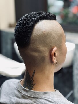 カットインシャンゼ 崇元寺店 モヒカン