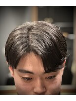 <理容室>メンズ　センターパート　ニュアンスパーマ　毛流れ