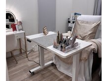 カメリア(Camelia)の雰囲気（ネイル、エステ同日施術できます！ふかふかベッドでお寛ぎ下さい）