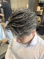 リベルテ グリット(Liberte Grit)&nbsp;金メッシュ×フェザーパーマ毛流れセンターパートメッシュパーマ