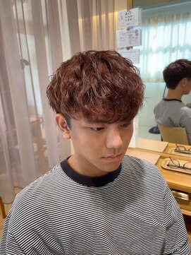 リベラル(liberal) 刈り上げマッシュ ピンクベージュ