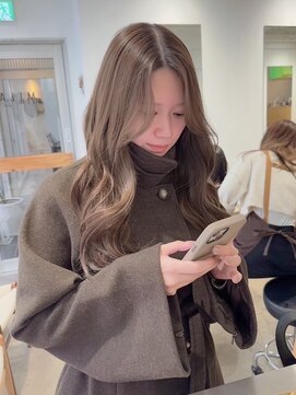 エンネ 新宿(enne) グレージュカラー/韓国レイヤーカット/マロンベージュ/ブリーチ