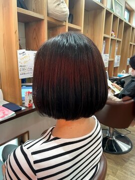 クネア(kunea) 梅雨のうねりに負けないショートボブ/切りっぱなし/暗髪