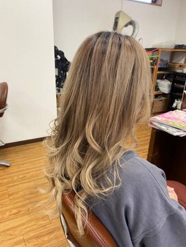 フフ 味鋺店(FuFu) バレイヤージュ/ロング/ハイライトカラー/ホワイトベージュ