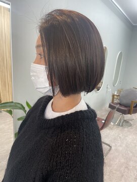 プラム(plum.) ぱっつんボブ/ストレートボブ/大人女子ボブ/マロンベージュ