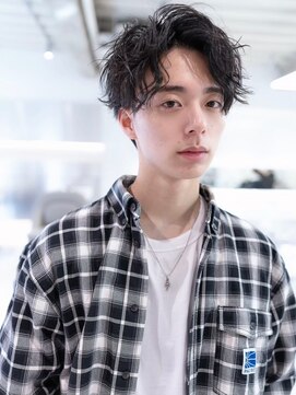 イルハバナ 渋谷(ill HAVANA) メンズセンターパートパーマ/刈り上げモテヘア/スパイラルパーマ