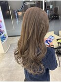 透明感のあるクリームベージュ!