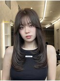 暗髪レイヤーカット/顔まわりレイヤー/くびれミディアムレイヤー