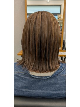 アルトス 浦和(ARTS) 切りっぱなしボブ×ハイライト