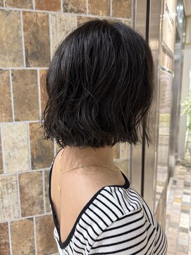 ピークアブー アヴェダ アトレ恵比寿(PEEK-A-BOO AVEDA) オリーブブラウン癖毛風パーマ切りっぱなしボブ20代30代40代