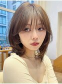 ミディアムレイヤーボブシャギーカットダークアッシュ顔周り