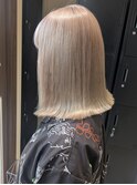 ホワイトベージュ