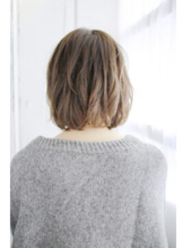 トランクイルグラフ(TRAN9UIL graph) ざっくり旬髪ミディ