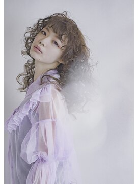 ブルー ヘアーメイク(Blue Hair Make) ドーリィなふわふわウェーブ