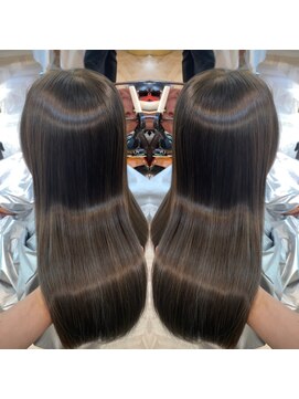 シシ 新宿(She 2.) 美髪×デザインカラー＝