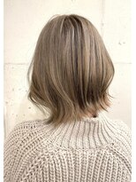 ヴォアソルヂェガーデン(Voasorte GARDEN)&nbsp;【KIKA】ホワイトミルクティーベージュ