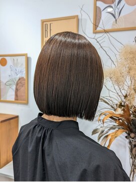 ウタ(uta) 【あおき　ひかる】ぷっつりタイトなミニボブ