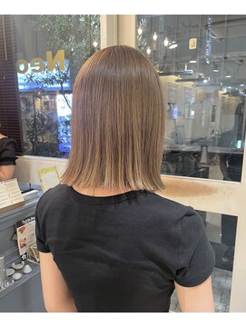 ネオリーブアイム 横浜西口店(Neolive aim) 切りっぱなしボブ×ハイトーン【横浜】