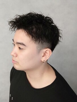 ソアー 新大阪(SOAR) 束感カットダークアッシュ刈上げショートスタイル【新大阪】