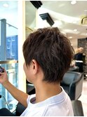 癖毛を生かしたパーマ風スタイル/茶髪