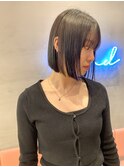 切りっぱなしボブ×オリーブグレージュ