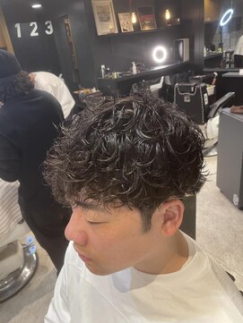 フランクスバーバー アンド ビアークラブ(FRANK'S BARBER and BEER CLUB) メンズパーマスタイル