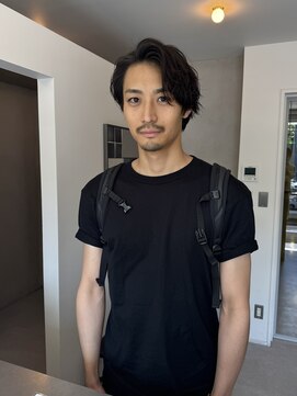 アンフェインド02(UNFEIGNED 02) MEN’S HAIR/サーフカール/黒髪センターパート/伏見/栄