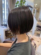 クロード モネ 新宿店(Claude MONET) 首元すっきりショートボブ