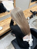 エイト 難波店(EIGHT namba) 《髪質改善ブリーチ》店長 山本