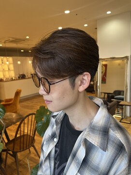ルッツ(Lutz. hair design) 5/8前下がりセンターパート