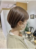 透明感たっぷり！耳かけショートボブ
