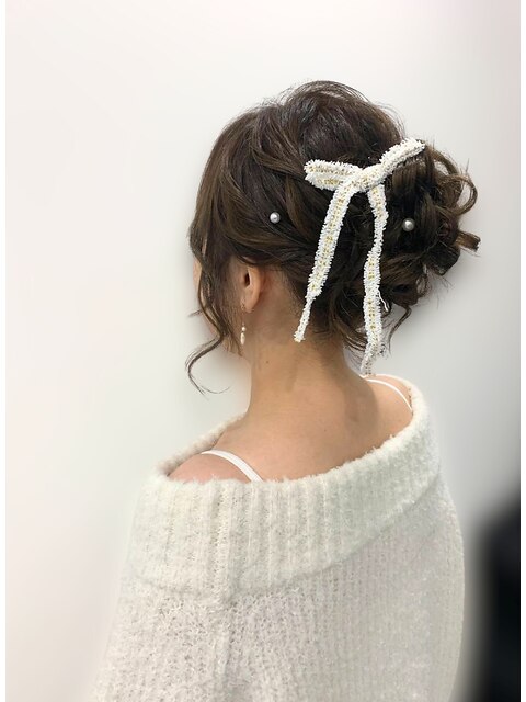 リボンで可愛くアップスタイルのヘアセット