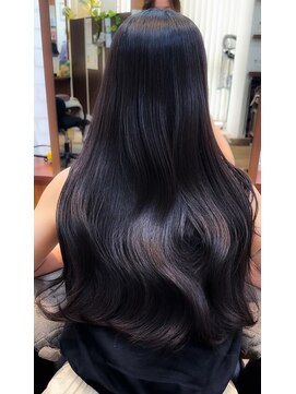 ヘアケアアンドヘアデザイン リベール(L:belle) 黒髪サラツヤロング  ナチュラルストレートヘア 小顔 前髪なし