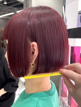 ピークアブー 原宿ハラカド(PEEK-A-BOO) シンプルボブに発色の良いレッド系カラー