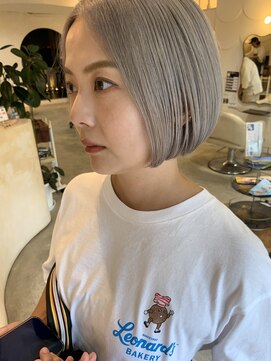 カーム(calm) 乾かすだけでまとまる大人ミニボブハイトーンシルバーアッシュ