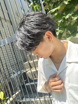 オグジュアリー 表参道(aux.) ツイストスパイラルパーマツーブロックマッシュメンズマッシュ