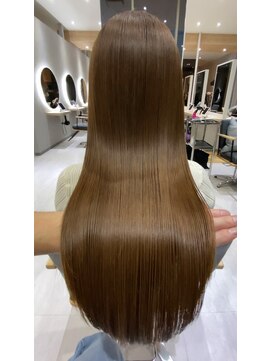 ジーナ 福岡天神(Zina) Premium髪質改善トリートメント × Caramel Beige