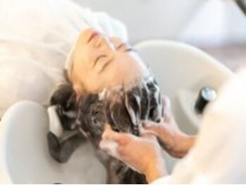 ラウナヘアー (launa hair)の写真/極上ヘッドスパで忙しい日常を忘れ癒しの一時を。オージュアのスパで疲れを癒し健康的な頭皮へ導く…＊