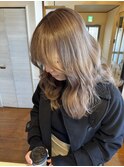 マロンベージュ×ミディアムスタイル